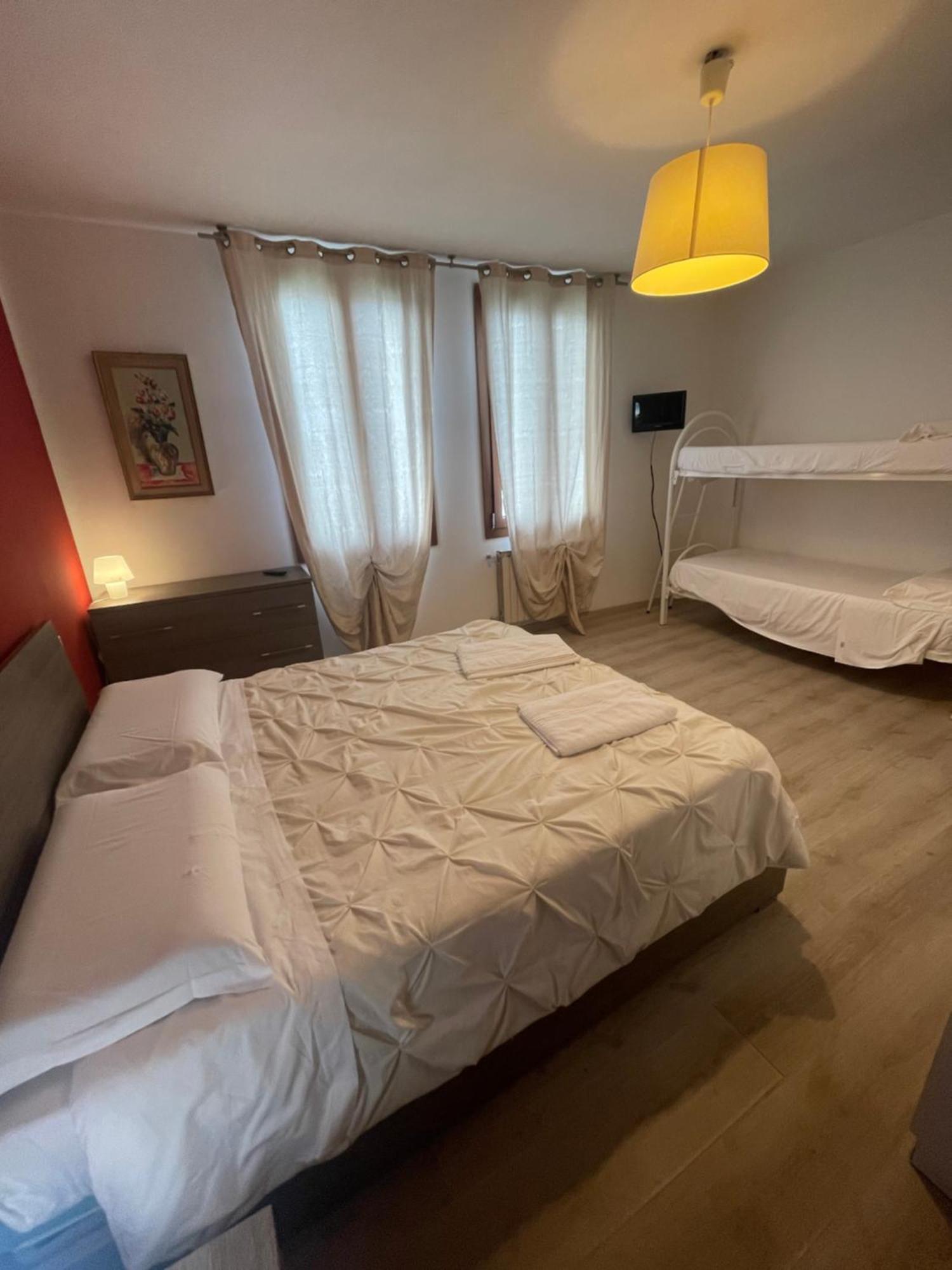 Romantic Enchantment With Private Bathroom Veneţia Exterior foto